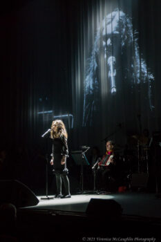 Lucy Singleton - Edith Piaf