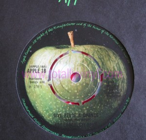 HOT_CHOCOLATE_BAND_GIVE_PEACE_A_CHANCE_7