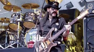 motorhead-glastonbury-lemmy-2015-bass-750x422