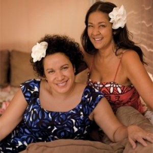 Vika & LInda Bull