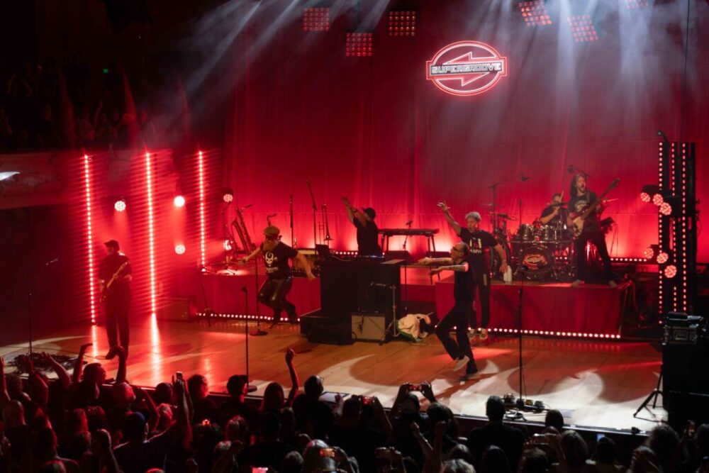 DEN_Supergroove_00077