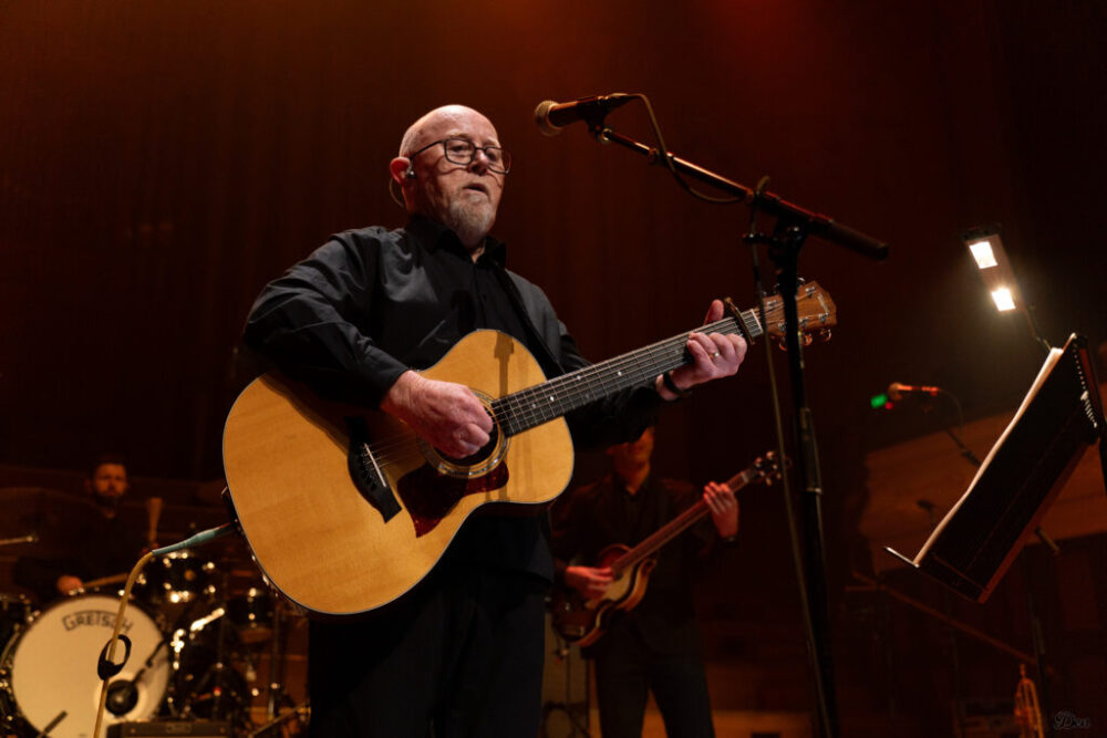 Den_Dave Dobbyn_00003